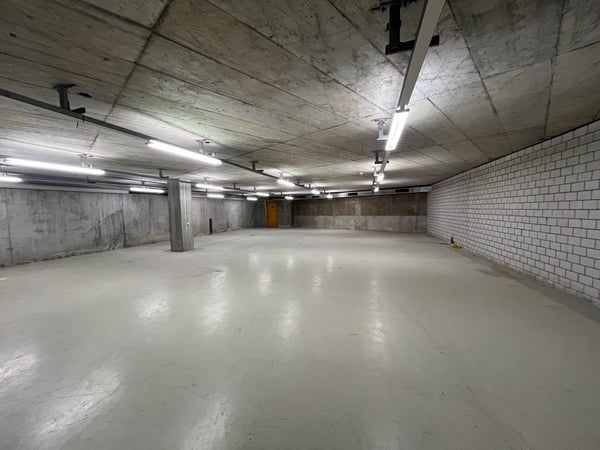 180m2 Lagerfläche im Untergeschoss mit direktem Warenliftzugang 4