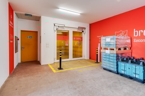 180m2 Lagerfläche im Untergeschoss mit direktem Warenliftzugang 5