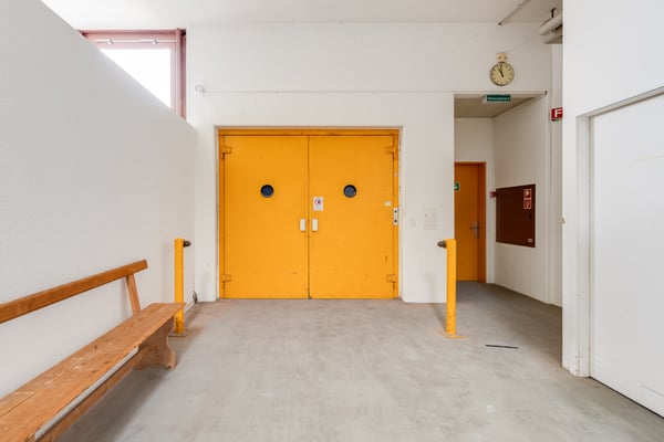 180m2 Lagerfläche im Untergeschoss mit direktem Warenliftzugang 6