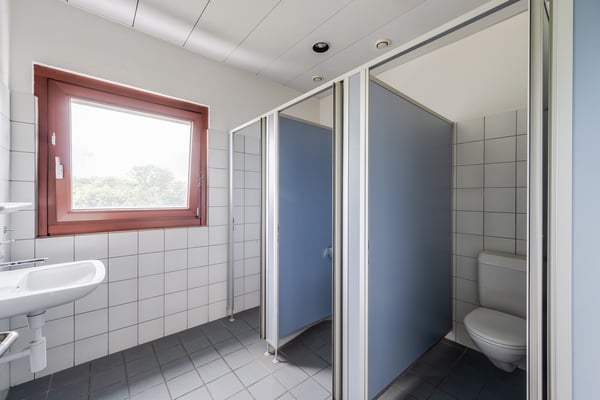 180m2 Lagerfläche im Untergeschoss mit direktem Warenliftzugang 7