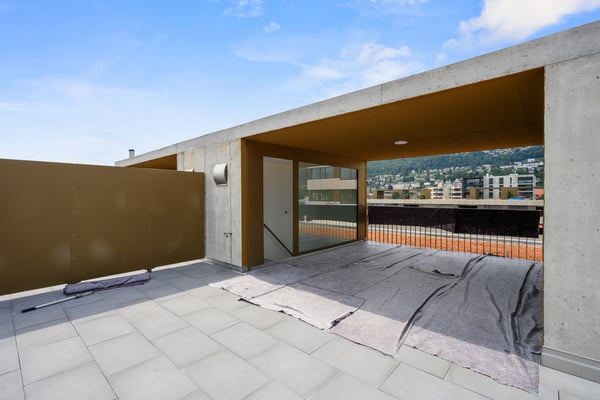 Moderne Wohnung mit Loggia und Balkon 8