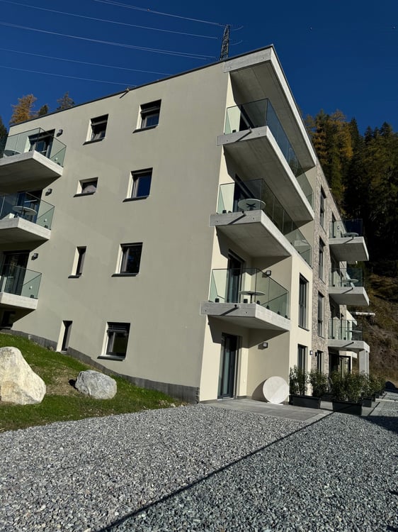 Mobilierte Neubauwohung Savognin 1