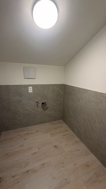 Moderne 3.5-Zimmer-Wohnung mit Balkon in Niederurnen, Glarus Nord 6