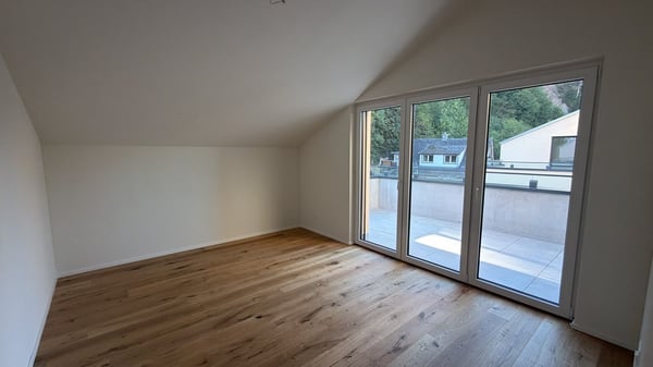Moderne 3.5-Zimmer-Wohnung mit Balkon in Niederurnen, Glarus Nord 7