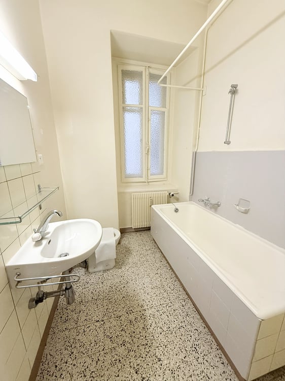 Appartement de caractère de 1 pièces – 20 m² – balcon – proche gare 18