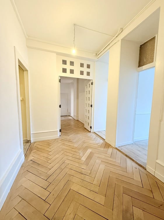 Appartement de caractère de 1 pièces – 20 m² – balcon – proche gare 8