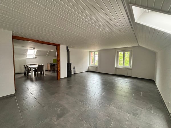 Superbe appartement en attique de 210 m² – Entièrement rénové 4