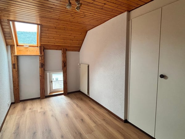 Superbe appartement en attique de 210 m² – Entièrement rénové 10