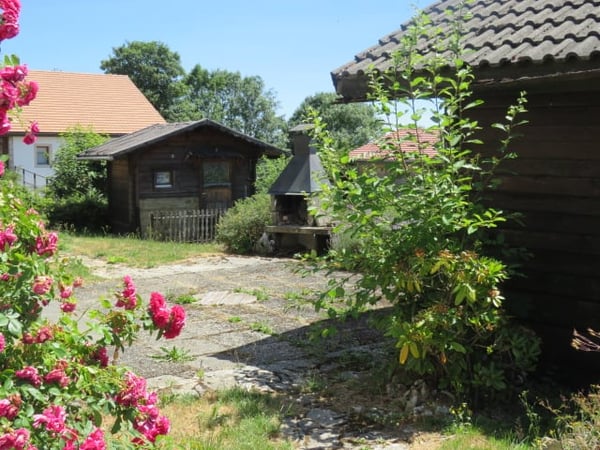 MAISON FAMILIALE SITUEE DANS UN QUARTIER RESIDENTIEL TRES CALME AVEC TRES BELLE VUE SUR LE CHASSERAL 14