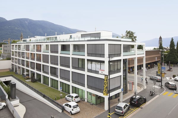 IN CENTRO AD ASCONA AFFITTASI SPAZIO COMMERCIALE 5