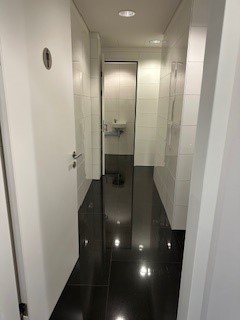 IN CENTRO AD ASCONA AFFITTASI SPAZIO COMMERCIALE 8