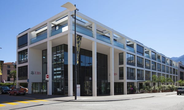 IN CENTRO AD ASCONA AFFITTASI SPAZIO COMMERCIALE 1