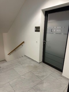 IN CENTRO AD ASCONA AFFITTASI SPAZIO COMMERCIALE 9