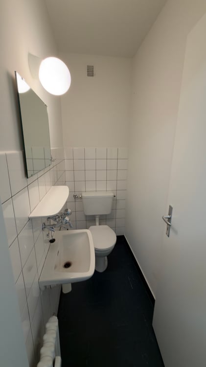 Schöne Büroräumlichkeite an zentraler Lage 5