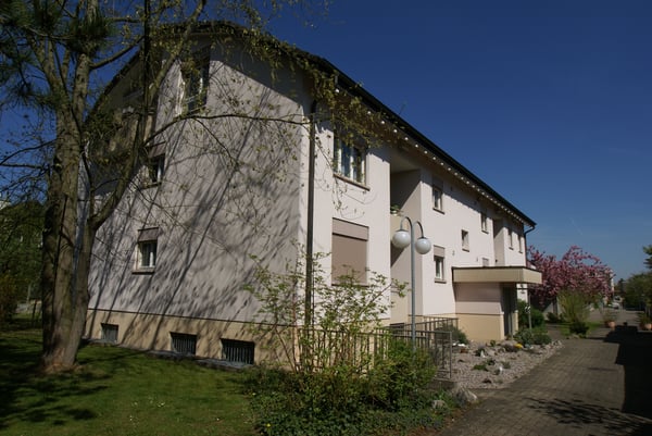 Grosszügige 4-Zimmerwohnung in familienfreundlicher Lage in Aesch 1