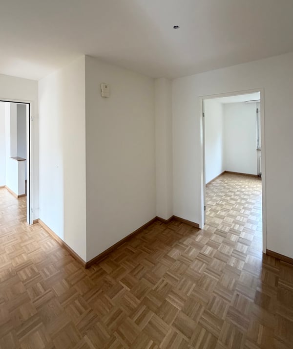 Grosszügige 4-Zimmerwohnung in familienfreundlicher Lage in Aesch 7