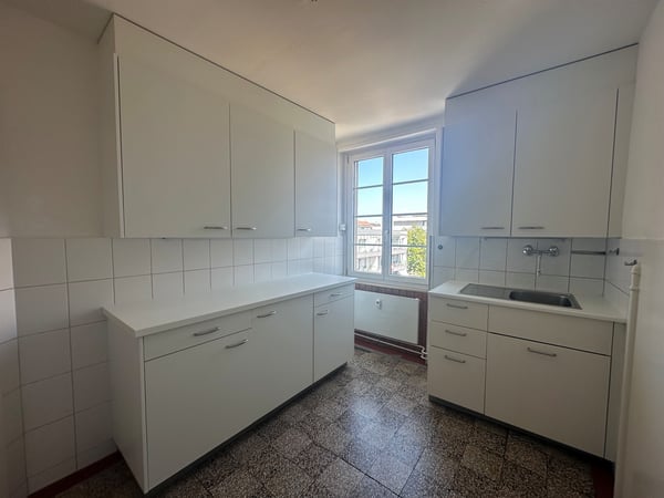 Zentrale Wohnung im 5. OG mit Balkon 3