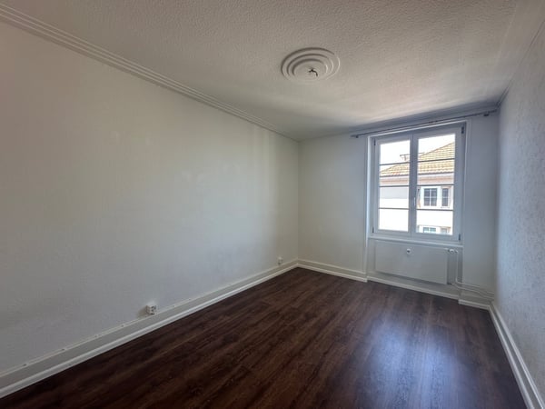 Zentrale Wohnung im 5. OG mit Balkon 8