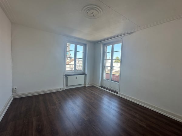 Zentrale Wohnung im 5. OG mit Balkon 2