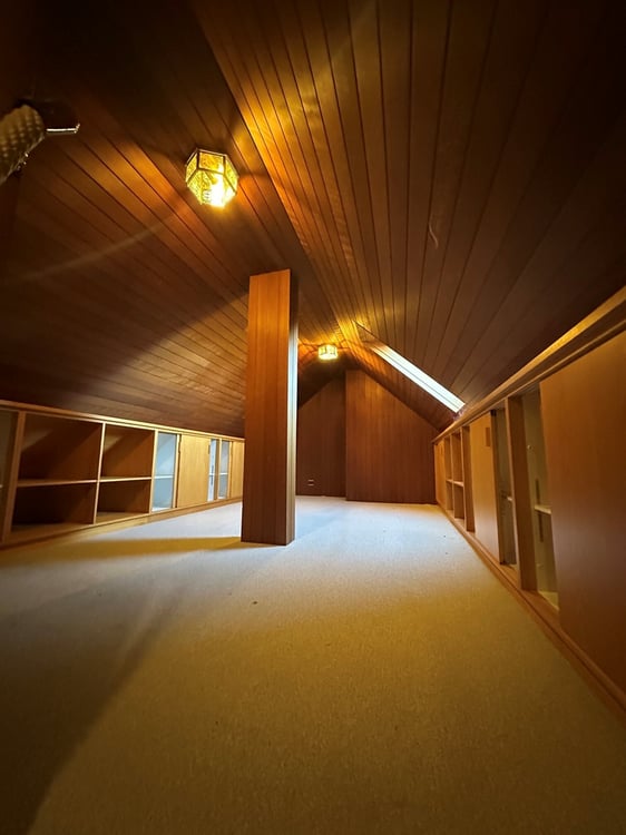 Charmante Dachwohnung mit Cheminée und sonnigem Balkon 11