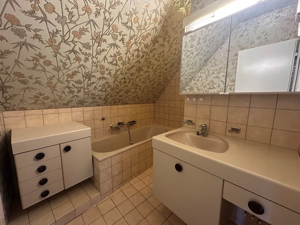 Charmante Dachwohnung mit Cheminée und sonnigem Balkon 9