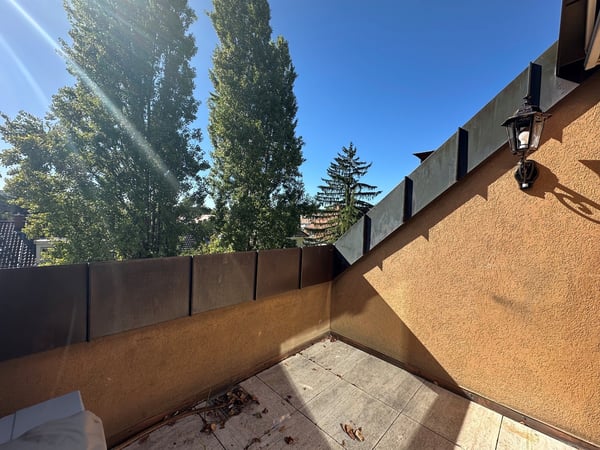 Charmante Dachwohnung mit Cheminée und sonnigem Balkon 12