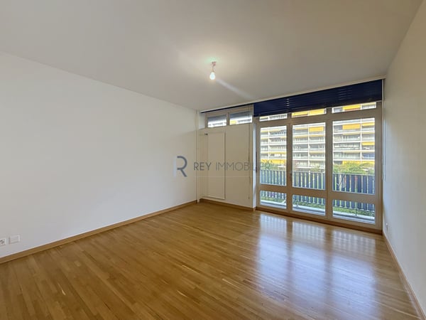 En exclusivité ! Appartement traversant avec terrasse 5