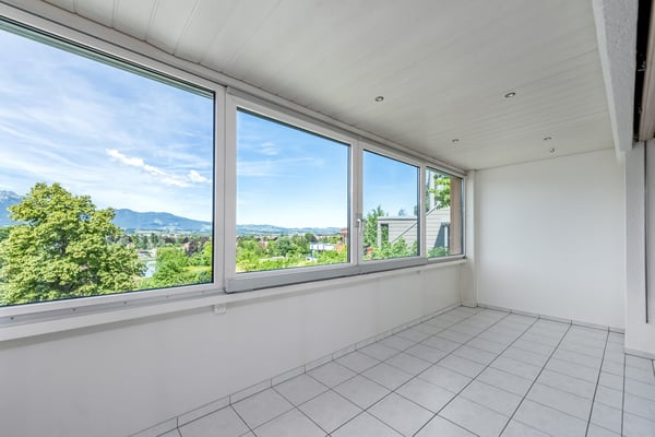 Grosszügige und helle 4.5-Zimmer-Wohnung mit Bergblick in Thun 4