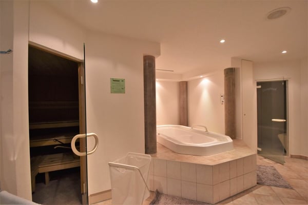 grossflächige Gewerberäumlichkeiten in Leukerbad 10