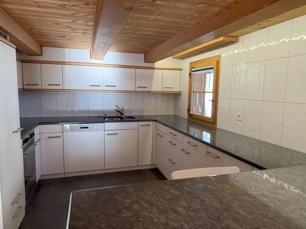 Wohn- und Geschäftshaus an zentraler Lage 12