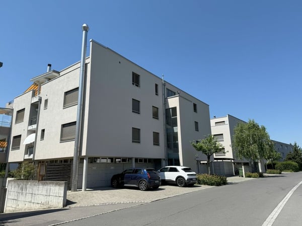 sonnig, aussichtsreich und nahe Zentrum der Stadt Thun 1