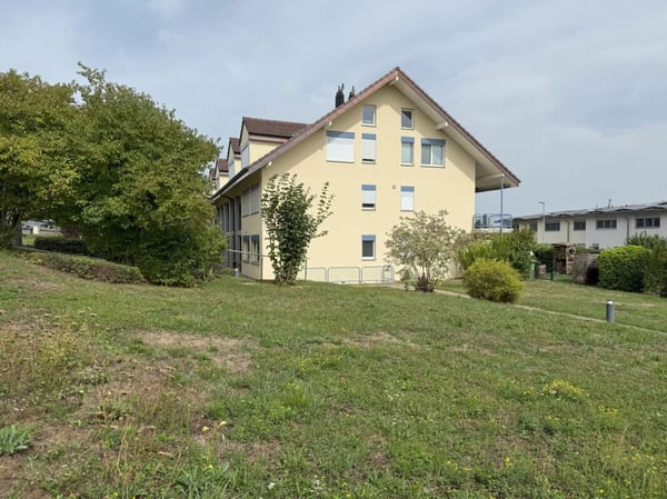 Attikawohnung mit viel Sonne und attraktiver Fernsicht 2