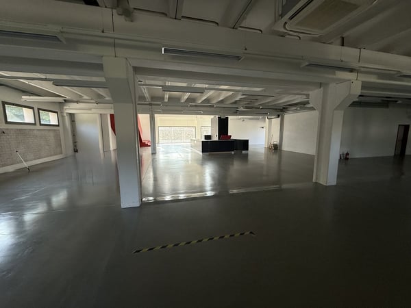 Mendrisio affittiamo ampio stabile commerciale/artigianale con ristorante 6