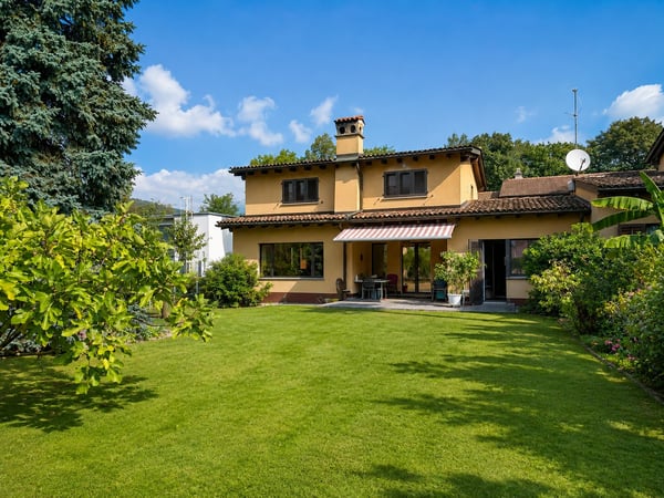 Cadro – Casa unifamiliare 5.5 locali in posizione tranquilla e riservata 1