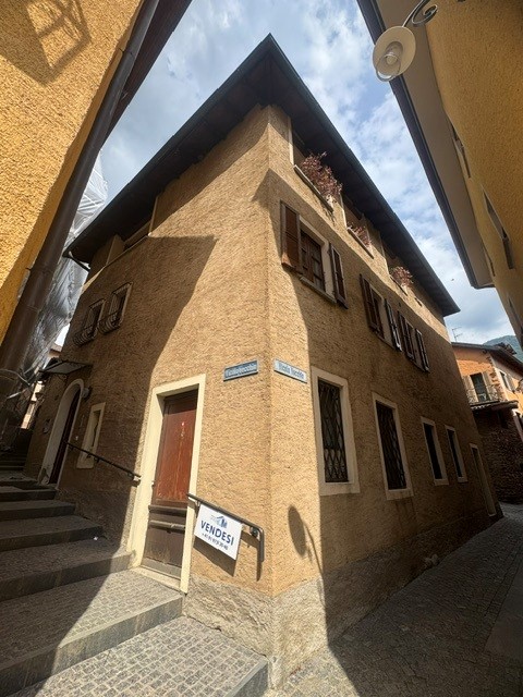 Canobbio/Lugano vendiamo casa unifamiliare di nucleo 2