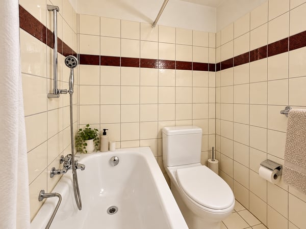 Brissago affittiamo 3.5 locali ammobiliato 6