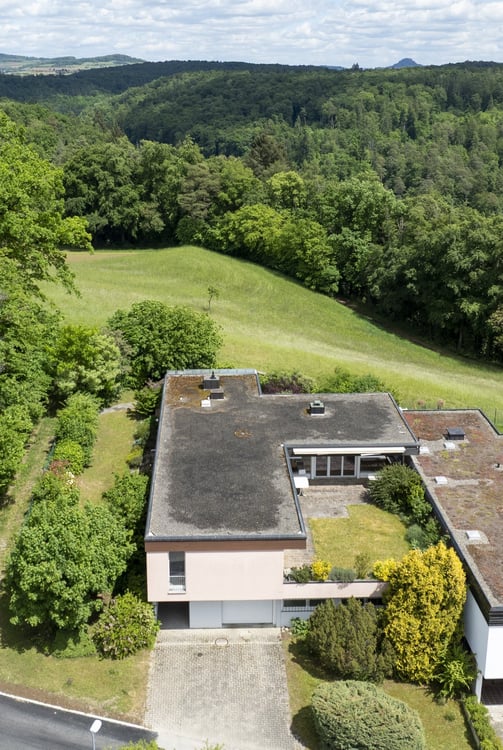 Suchen Sie ein grosszügiges Einfamilienhaus an bester Lage und mit atemberaubender Fernsicht? 3