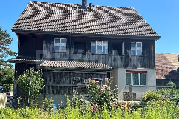 Freistehendes Haus mit Zwei Wohneinheiten 13
