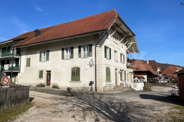 Grosszügiges Grundstück mit Machbarkeitsstudie für eine mögliche Wohnüberbauung. 6