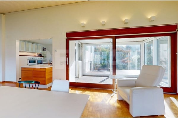 Ein Haus, das überrascht entdecken Sie dieses charmante Raumwunder in Mörigen! 10