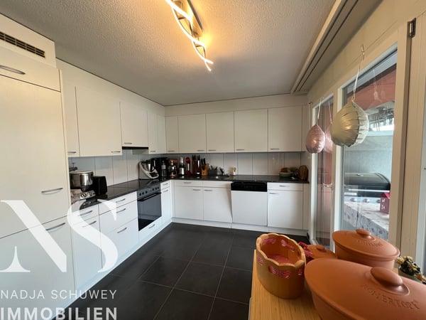 Moderne, helle 5.5-Zimmer-Wohnung nahe Dorfzentrum 2