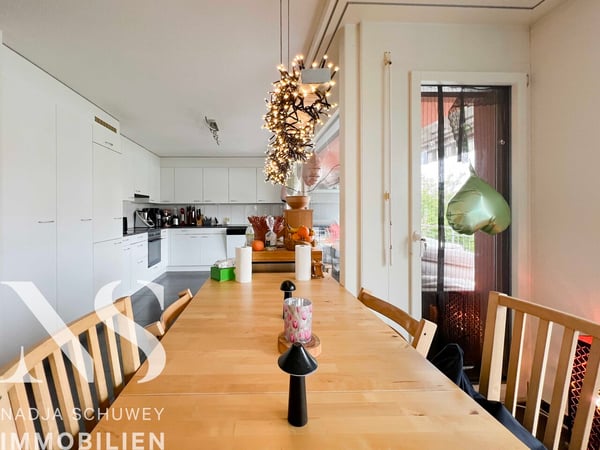 Moderne, helle 5.5-Zimmer-Wohnung nahe Dorfzentrum 3