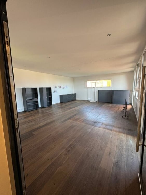 GROSSEN IMMOBILIEN - Charmanter Spycher mit modernem Anbau und einzigartigem Weinkeller 10