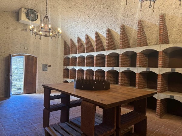 GROSSEN IMMOBILIEN - Charmanter Spycher mit modernem Anbau und einzigartigem Weinkeller 17