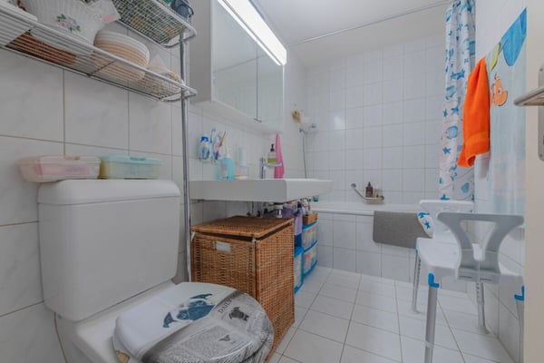 GROSSEN IMMOBILIEN - Gepflegter Hausteil mit drei 4.5-Zimmer-Wohnungen 7