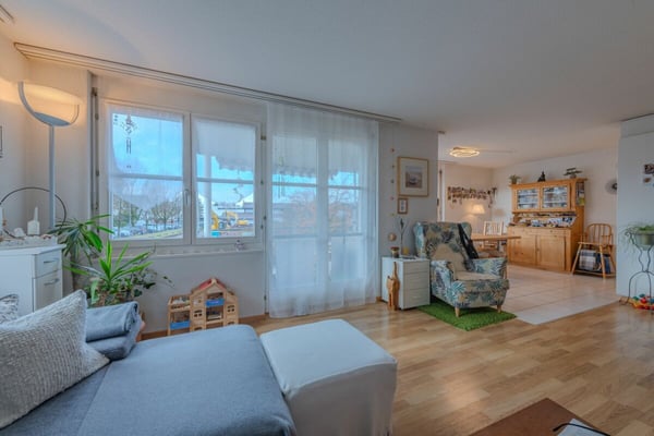 GROSSEN IMMOBILIEN - Gepflegter Hausteil mit drei 4.5-Zimmer-Wohnungen 10