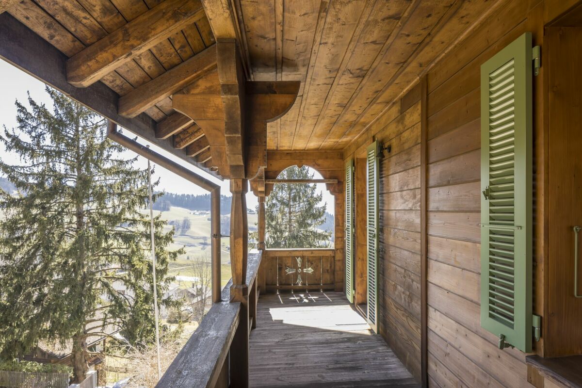 GROSSEN IMMOBILIEN - Charmantes Chalet mit See- und Bergsicht in Goldiwil