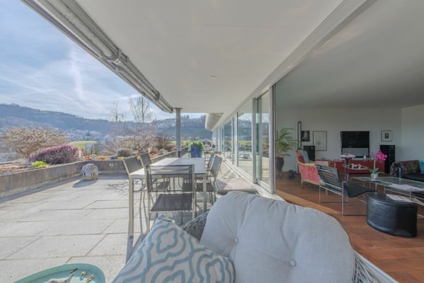 GROSSEN IMMOBILIEN - Exklusives 5.5-Zimmer-Terrassenhaus mit Panorama auf Aaretal und Berner Alpen 2