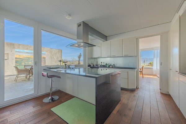 GROSSEN IMMOBILIEN - Exklusives 5.5-Zimmer-Terrassenhaus mit Panorama auf Aaretal und Berner Alpen 5