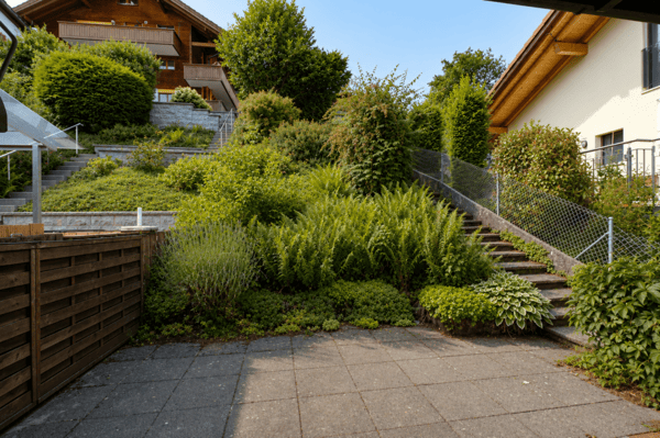 GROSSEN IMMOBILIEN - 2,5-Zimmer Ferienhäuschen mit Seesicht in Faulensee 2